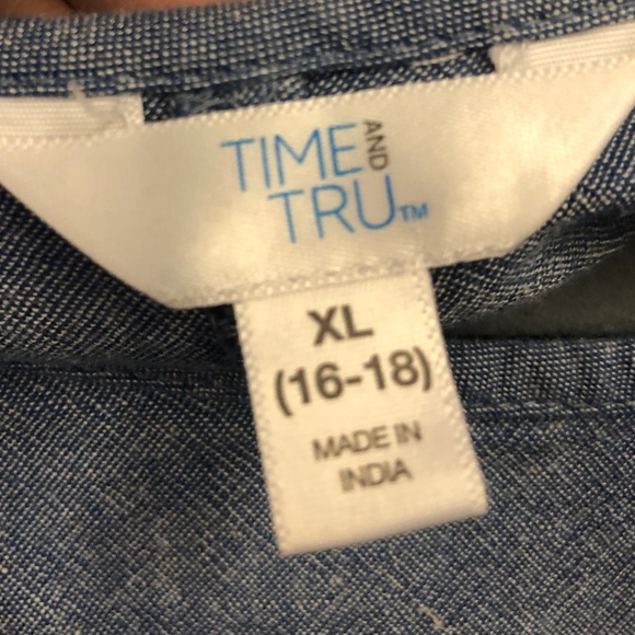 Woman’s top - Picture 4 of 4